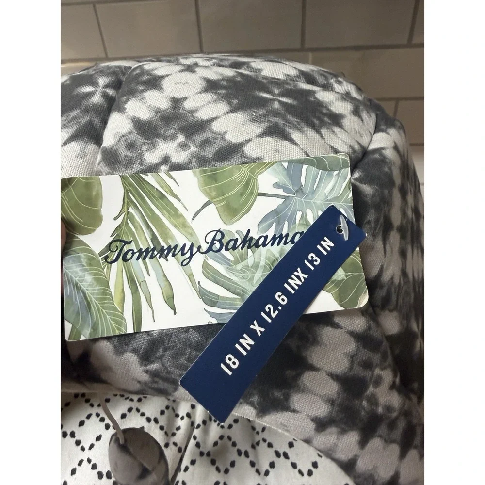 New Tommy Bahama Collapsable Mushroom Cat Bed With Toy